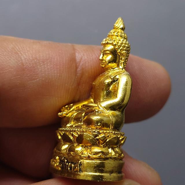 พระไพรีพินาศ ครบรอบ 13 ปี กกต. เนื้อกาหลั่ยทอง ขนาดสูง 3.5 ซ.ม.วัดบวรนิเวศวิหาร ปี2554 พร้อมกล่องเดิม