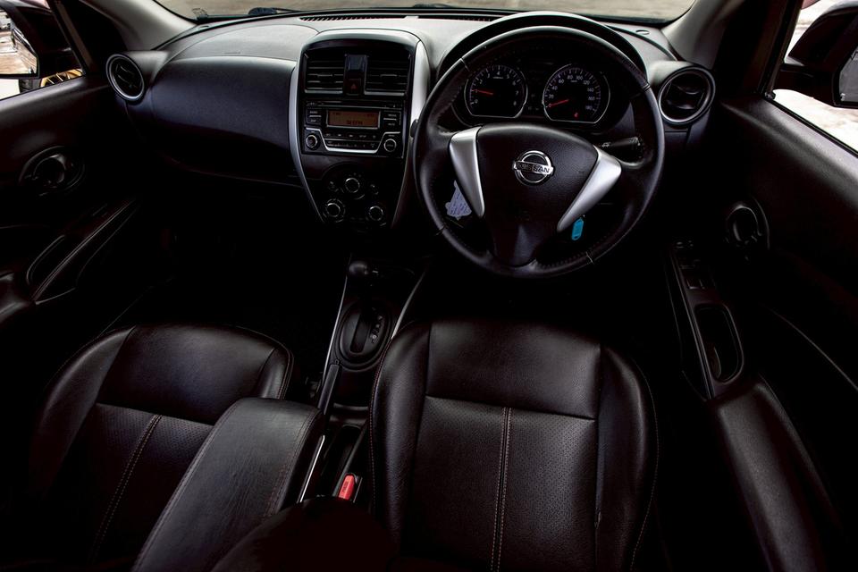 Nissan Almera 1.2 E Sportech ปี 2017 สีดำ มือเดียวป้ายแดง เกียร์ออโต้   13