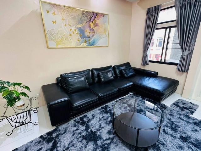 ให้เช่าทาวน์โฮม 4 ชั้น 350 ตรม 4 ห้องนอน หมู่บ้านชิชาคาสเซิล สุขุมวิท 31 หลังมศว.ประสานมิตร 7