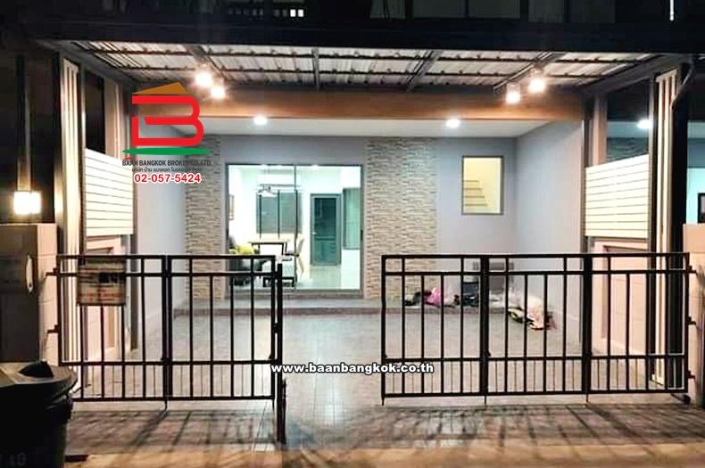 ทาวน์โฮม เนื้อที่ 19.7 ตรว. โครงการ เดอะเมทโทร พระราม9-กรุงเทพกรีฑา เนื้อที่ 19.7 ตรว ซอยราษฎร์พัฒนา 15 แยก 1 แขวงสะพานสูง เขตสะพานสูง กรุงเทพมหานคร 2