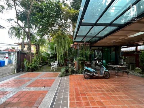 ขายด่วน ที่ดินพร้อมสิ่งปลูกสร้าง หมู่บ้าน วาสนา ซ.หทัยราษฏร์ 11 มีนบุรี 5