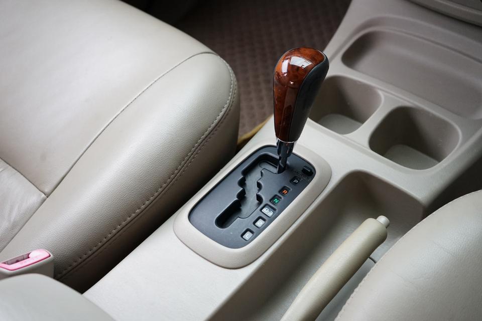 2013 TOYOTA INNOVA 2.0 V 13