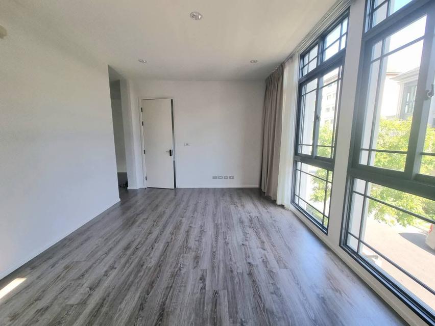 ขายบ้านเดี่ยว 3 ชั้น แบบ Duplex (บ้านแฝด)  โครงการ The Sonne ศรีนครินทร์–บางนา 6