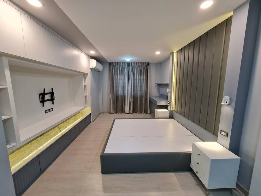 บ้านสร้างใหม่ !!! ทำเลปากทางลาดพร้าว ใกล้รถไฟฟ้า + MRT