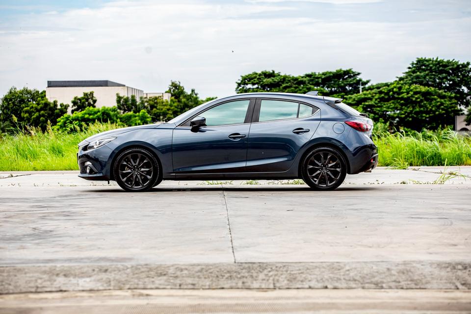 Mazda3 Skyactiv 2.0 S Hatchback ปี 2014 สีเทา มือเดียวป้ายแดง 9