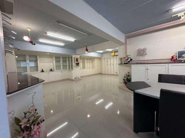 ให้เช่าสำนักงาน 2 ชั้น พื้นที่ใช้สอย 175 ตรม. OFFICE for RENT ถนนพระราม 4 ซอยภูมิจิตร ใกล้ BTS พระโขนง เหมาะทำออฟฟิศสำนักงาน  8