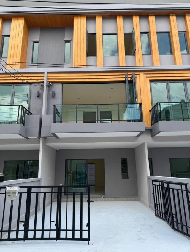 ให้เช่า Eigen Premium Townhome พัฒนาการ ใหม่ทำเลดี พร้อมเข้าอยู่ ถนนพัฒนาการตัดใหม่ 3 นอน 4 น้ำ 25 ตร.ว. 1