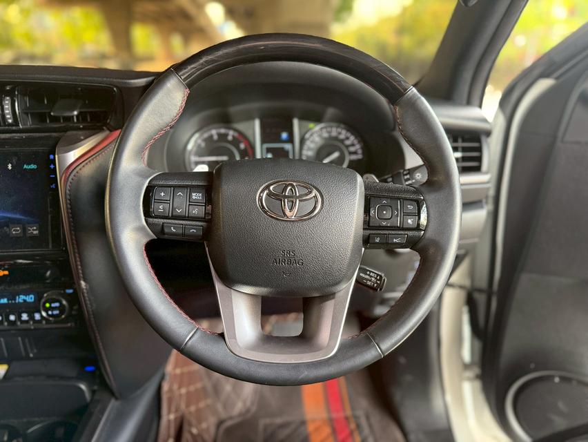 Toyota FORTUNER 2.4 Legender Black Top 2WD AT ปี 2024 รูปที่ 11