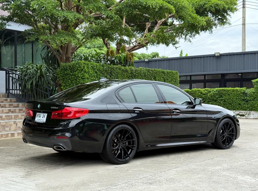 2019 BMW 520D MSPORT G30 รถมือเดียวออกป้ายแดง รถวิ่งน้อย เข้าศูนย์ทุกระยะ ไม่เคยมีอุบัติเหตุครับ 3