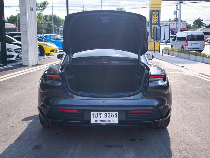รหัสรถ KPV9384 2021 Porsche Taycan 4S สีเทา ภายในแดง 16