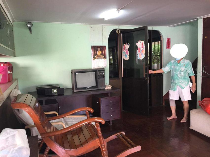 ขายบ้านพร้อมที่ดิน โครงการหมู่บ้านเมืองทอง 2/2 ซอยพัฒนาการ 61 5