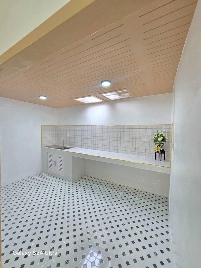หมู่บ้านรัตนาวดี  จันทร์ทองเอี่ยม ทาวน์เฮาส์ 2 ชั้น ตกแต่งใหม่พร้อมอยู่ใกล้เซ็นทรัลเวตเกส ทำเลรถไฟฟ้าMRT เข้าออกได้ 2 ทาง ถนนกาญจนาภิเษกและแยกบางพลู 11