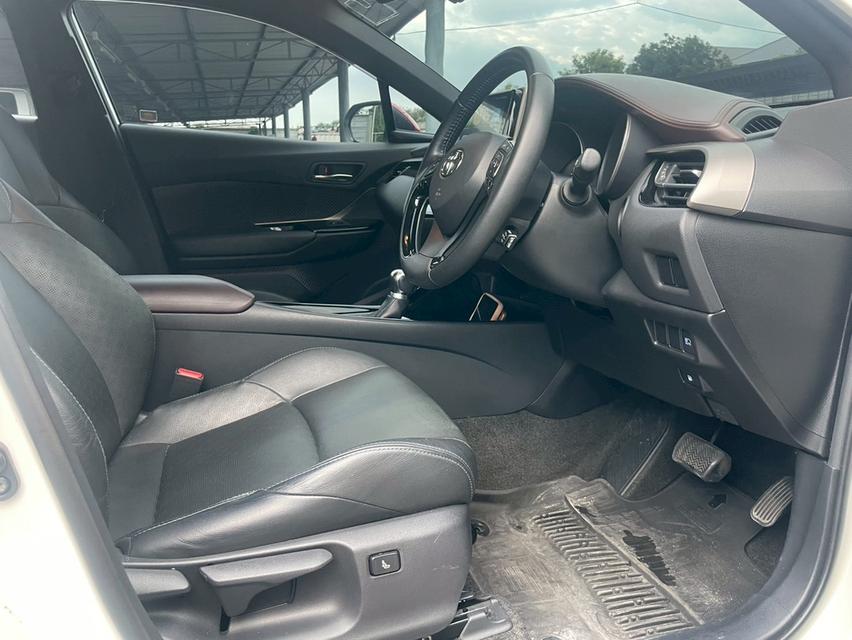 Toyota C-HR Hybrid  Y19 Wagon 4dr 1.8 HI HV  CVT FWD top  1.8 (Hybrid) สีขาว ออโต้  10