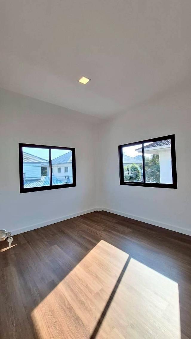 หมู่บ้านกาญจนลักษณ์3  ติดถนนกาญจนาภิเษก 15