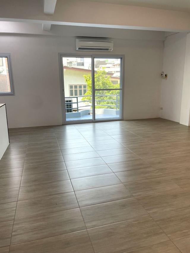 Storey Townhome for Rent in the Heart of Thonglor — Ideal for Living or Home Office | Near BTS Ekkamai | THB 80,000 per Month 12