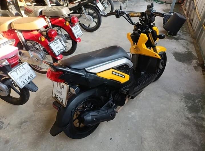 Honda Zoomer X สีเหลือง 4