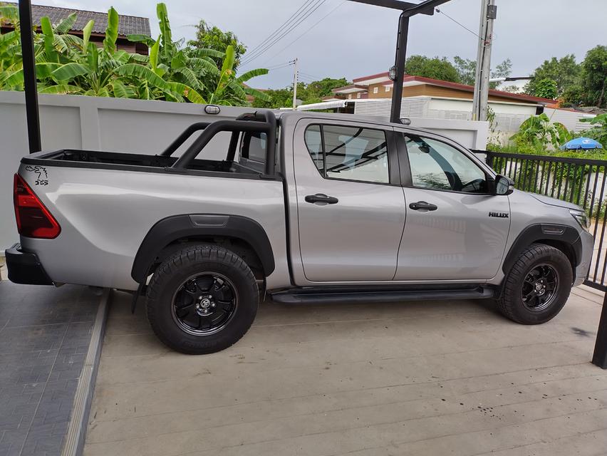 Toyota Hilux Revo 5