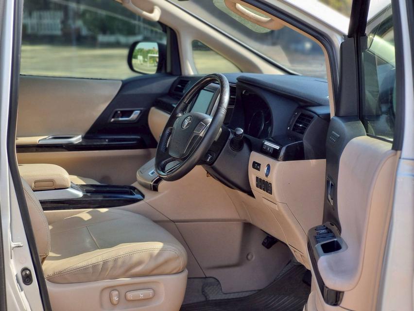 Toyota Vellfire 2.5Hv Royal Lounge ปี14 11