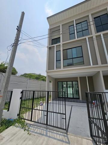 รูป PF04 ให้เช่า ทาวน์โฮม 3 ชั้น โครงการ พาทิโอ ศรีนครินทร์-พระราม 9 Patio Srinakarin-Rama 9 หลังมุม ถนนกรุงเทพกรีฑา 