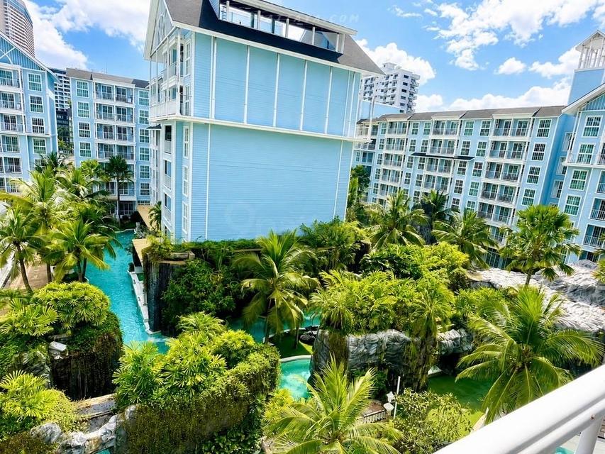 For Rent — Pool View Condo at Grand Florida Pattaya, Na JomtienBeautiful condo for rent at Grand Florida Pattaya, located on Na Jomtien Soi 14 9