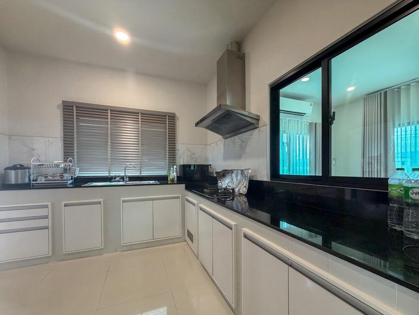 🏡🔥 ให้เช่าบ้านหรู BRITANIA BANGNA–SRIVAREE บ้านหลังมุมติดสวน! 4 ห้องนอน 5 ห้องน้ำ จอดรถ 3 คัน ค่าเช่า 79,000 บาท/เดื 19