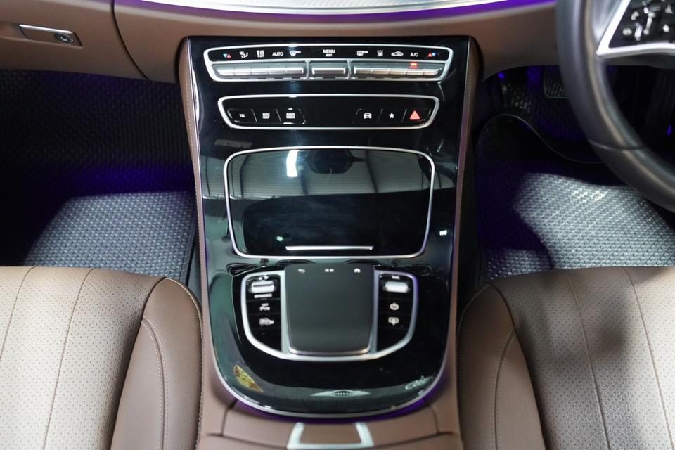 รหัสรถ JRS6833 Mercedes Benz 300e ปี 2022 12