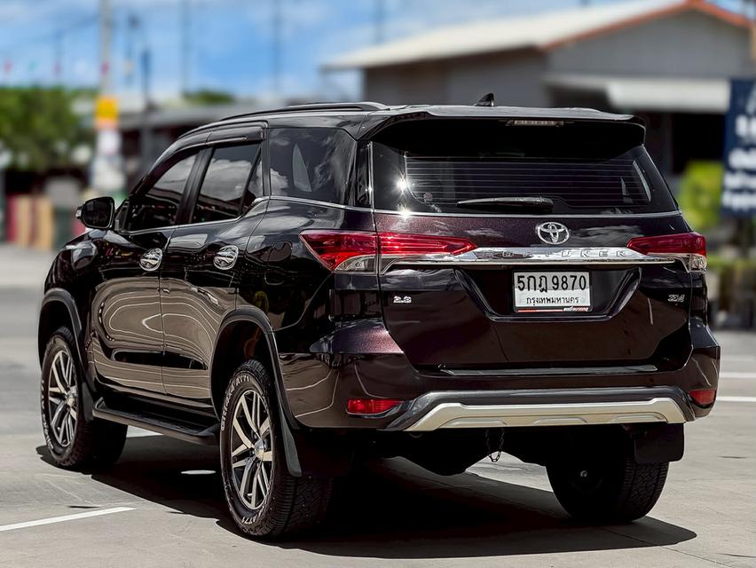 🚗 TOYOTA FORTUNER 2.8 V  ขับ4 เกียร์ออโต้ ปี 2016  ฟรีเงินดาวน์ รูปที่ 8