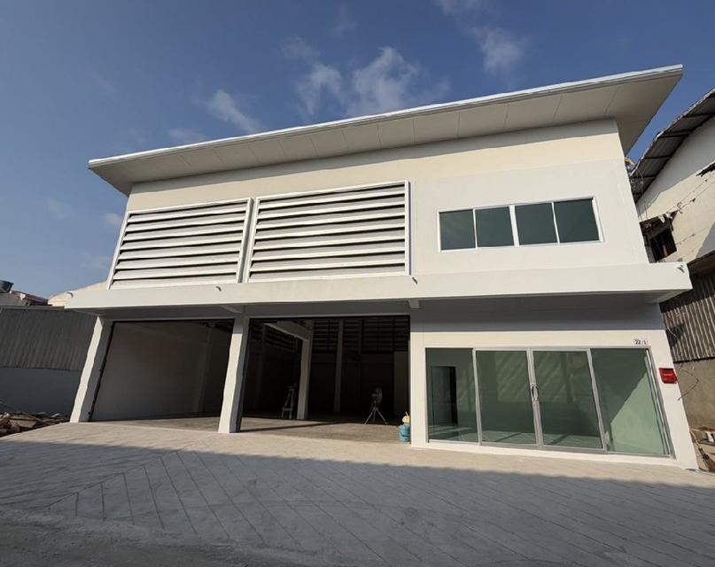 ให้เช่าโกดังพร้อมสำนักงาน สร้างใหม่ / พื้นที่ 400 ตารางเมตร / ทำเลเอกชัย บางบอน / ซอยเอกชัย เข้าซอยไม่ลึก 1