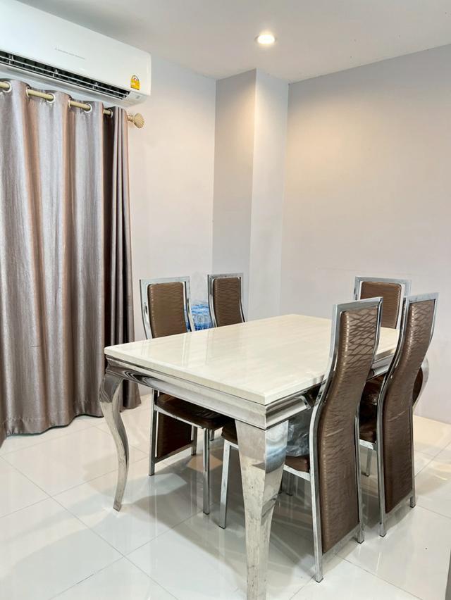 ขาย ทาวน์โฮม เฌอ วัชรพล 130 ตรม 19.4 ตรว ติดถนนหลัก หน้ากว้าง  ราคาดีที่สุด 3