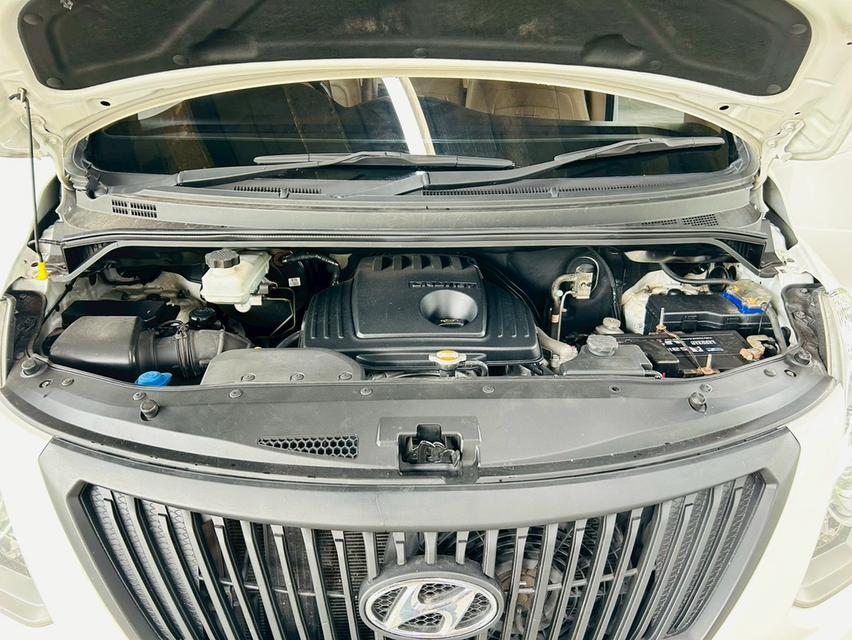 ขายรถ Hyundai Grand Starex 2.5 ปี 2013 สีขาว เกียร์ออโต้ 18