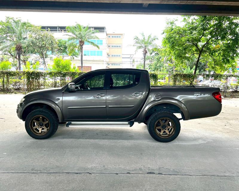 ขายรถ Mitsubishi Triton 2.5 DBL Plus 4 ประตู ปี 2014 สีน้ำตาล เกียร์ออโต้ 7