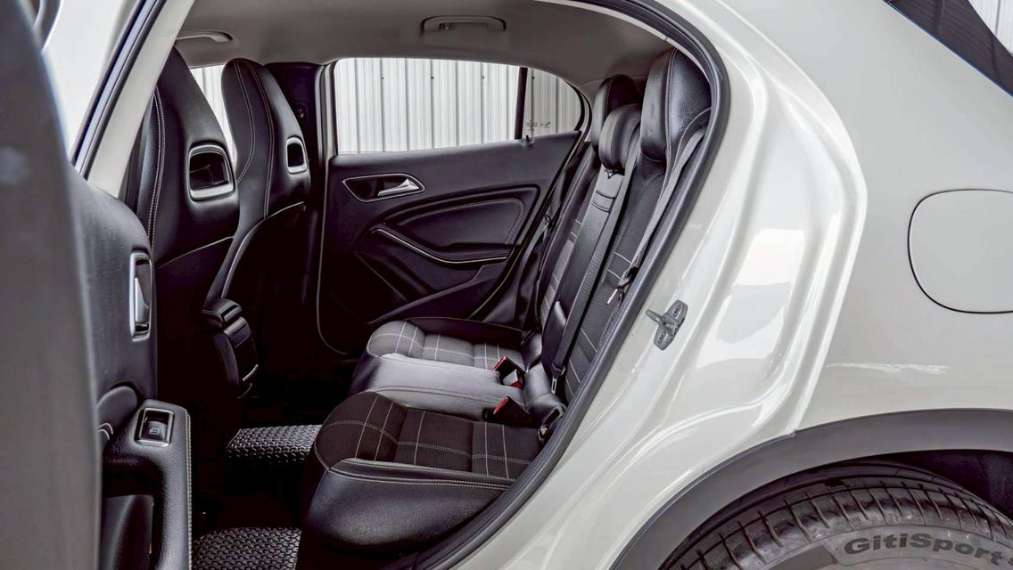BENZ GLA-CLASS 200 ปี 2015 สีขาวโฉม W156 ปี14-20 รูปที่ 13