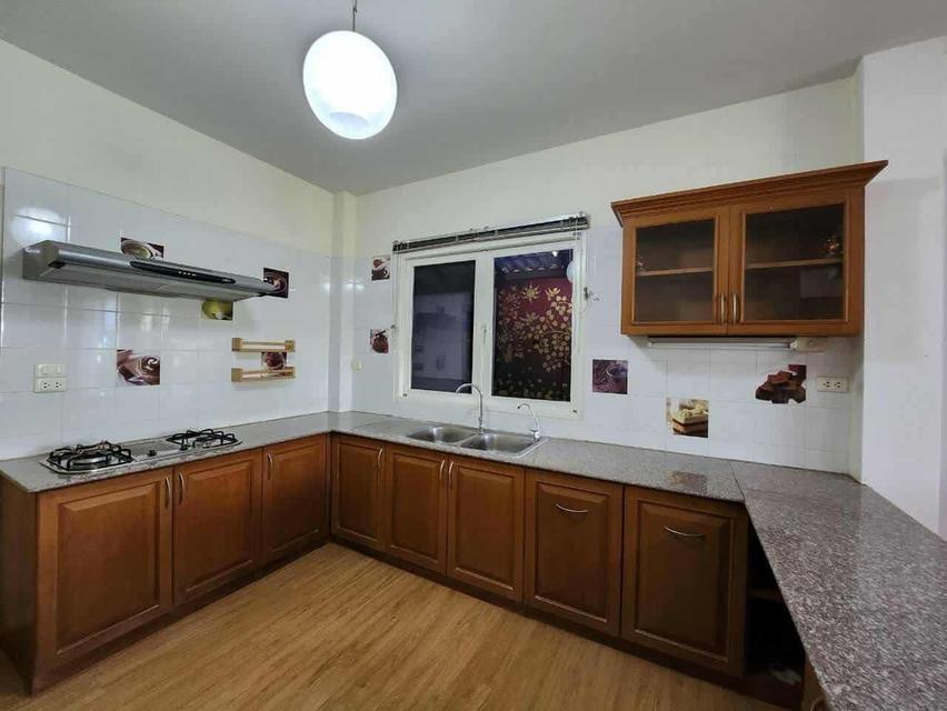 🏡 บ้านเดี่ยวสองชั้นในโครงการ ใกล้ตลาด ห้างสรรพสินค้า โรงพยาบาล #เมืองเชียงใหม่ ราคาเพียง 25,000 บาท/เดือน ✨ 清迈双层独栋别墅出租 2 卧室 3 卫生间 – 租金 25,000 泰铢/月 ✨ 6