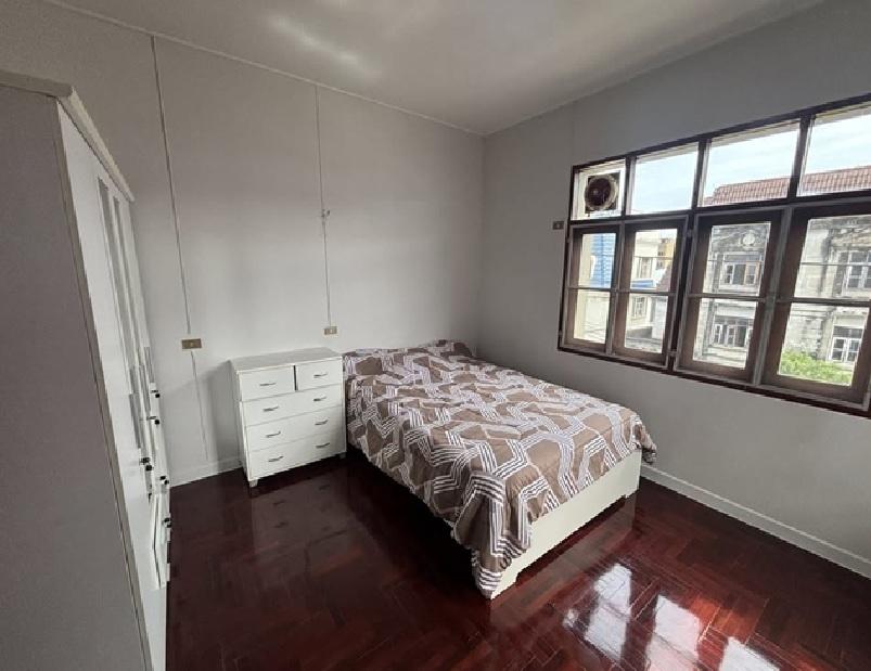 ให้เช่าทาวน์โฮม 3 ชั้น / ทำเลซอยอ่อนนุช 39 / พื้นที่ดิน 40 ตารางวา / พื้นที่ใช้สอยกว่า 250 ตารางเมตร / จอดรถ 2-3 คัน 6