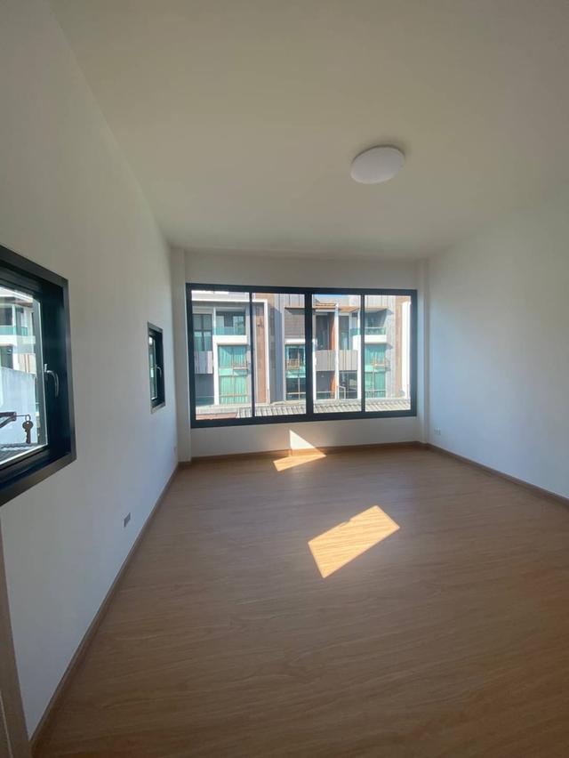 ด่วน บ้านเดี่ยว 3 ชั้น หลังใหญ่ ซอยสุขุมวิท 65 เพียง 900 เมตรถึง BTS เอกมัย 5