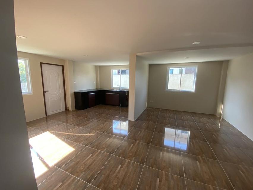 บ้านเดี่ยว 200 ตรว. ใกล้บึงแก่นนคร 12