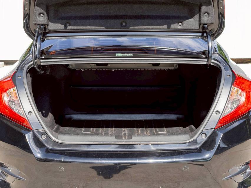 HONDA CIVIC 1.8EL ปีจด 2017 รับประกันหลังการขาย 3 ปี  12