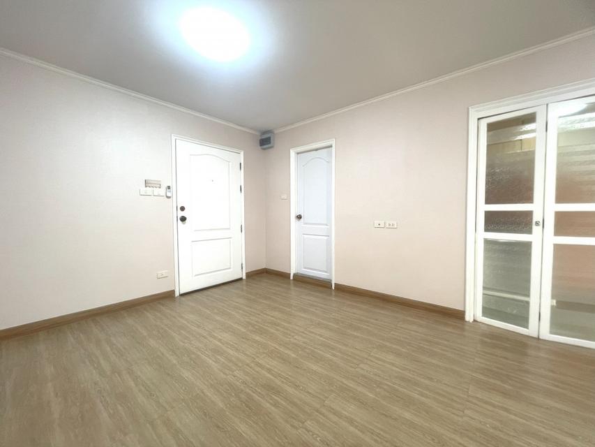 ขาย คอนโด ลุมพินีเพลส พระราม 3 - เจริญกรุง 31.09 ตรม แยกครัว ห้องรีโนเวทใหม่เอี่ยม ราคาสุดพิเศษ 6