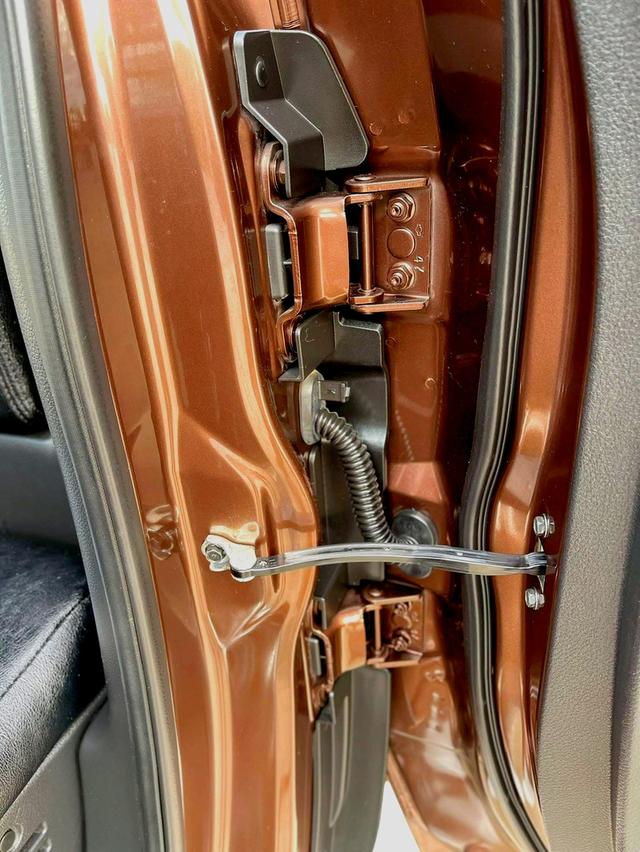 Nissan Navara NP300 2.5 VGS TURBO. V ท็อป MT เกียร์ธรรมดา ปี61 (2018) 13