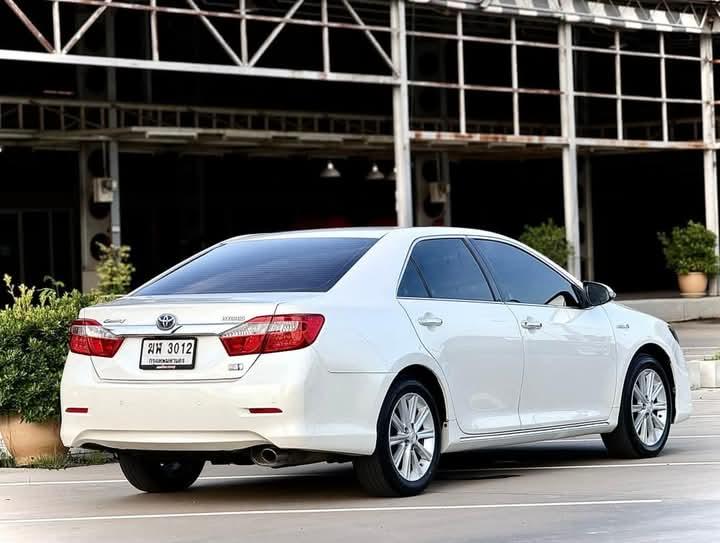 Toyota Camry สีขาวสภาพดี 6