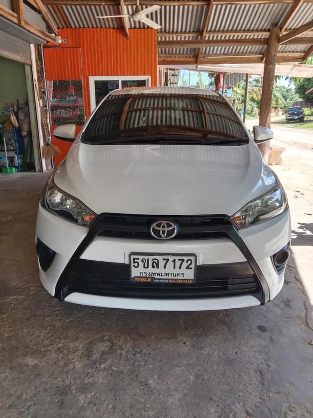 Toyota Yaris สีขาว 4