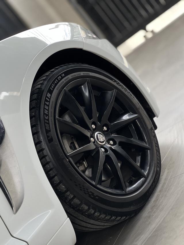 Jaguar XF 2.2D  10
