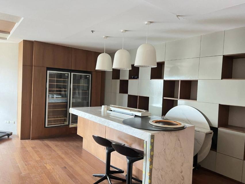 ให้เช่า คอนโด Belle Grand Rama 9 (เบลล์ แกรนด์ พระราม 9)295.3 ตรม. 6 นอน 5 น้ำ ชั้น 30 วิวเมือง จอดรถได้ 1 คัน 2