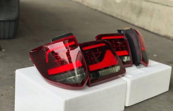 FORTUNER 2012-2014 ไฟท้าย LIGHTBAR LED V4 สีดำแดง