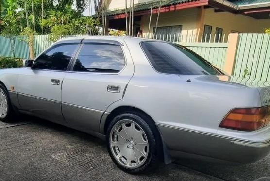 1993 Lexus LS400 4.0 Sedan AT 3