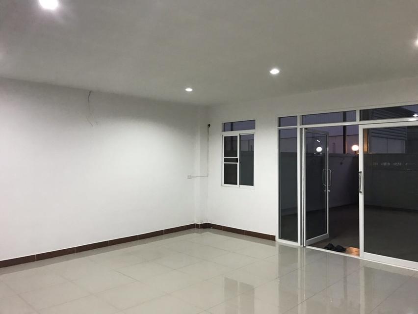 ขาย/ให้เช่าโรงงาน โกดัง ออฟฟิศ2ชั้น ซอยเจอาร์2 ต.บางน้ำจืด  จ.สมุทรสาคร 10