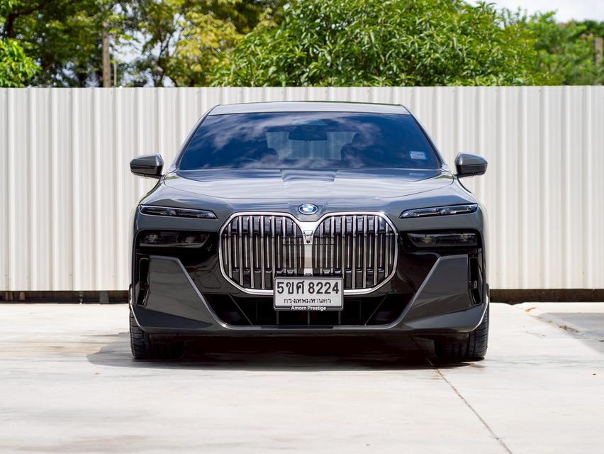 BMW 750e (G70) M Sport ปี 2024 มือเดียว ไมล์แท้ 15,000 กม. BSI/BRI เหลือเพียบ!