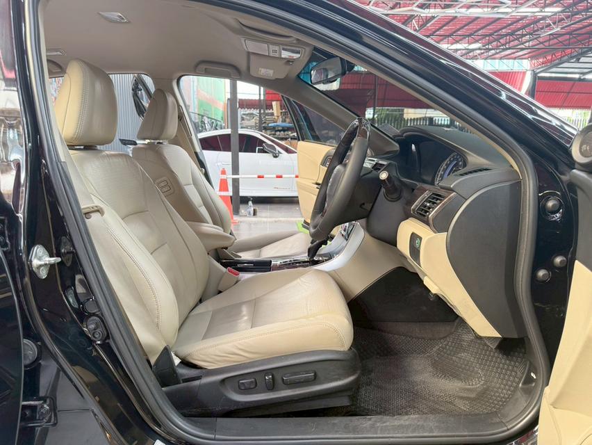 HONDA ACCORD 2.0 EL i-VTEC ปี2018ตัวท็อปสุดของรุ่น  ออพชั่นเต็มคัน พร้อมใช้งาน.  9