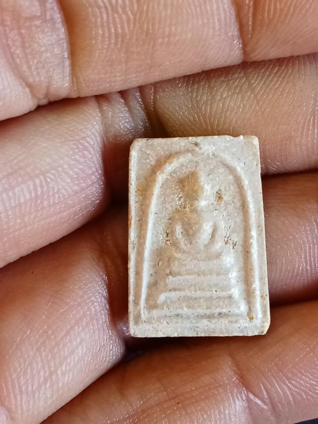 พระสมเด็จพิมเล็กหลวงปู่ทิมวัดละหารไร่ออกวัดบ่อวินปี2518พระสวยเดิมดูง่ายๆรับประกันพระแท้ตลอดชีพ095-3908980