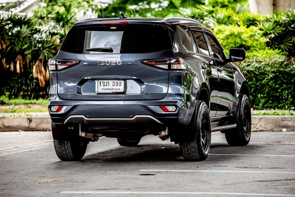 Isuzu Mu-X 3.0 ULTIMATE AT สีเทา ปี 2021 มือเดียวป้ายแดง